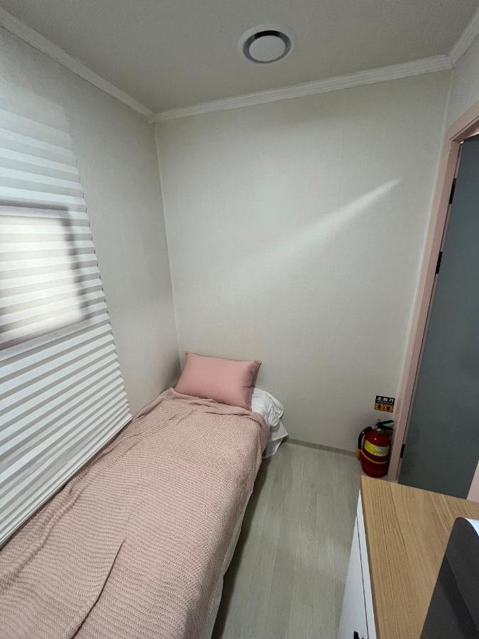 The Stay Cube House - Female Only Σεούλ Εξωτερικό φωτογραφία